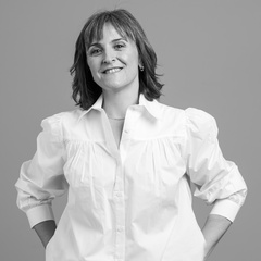 Dr Nayla Vacarezza