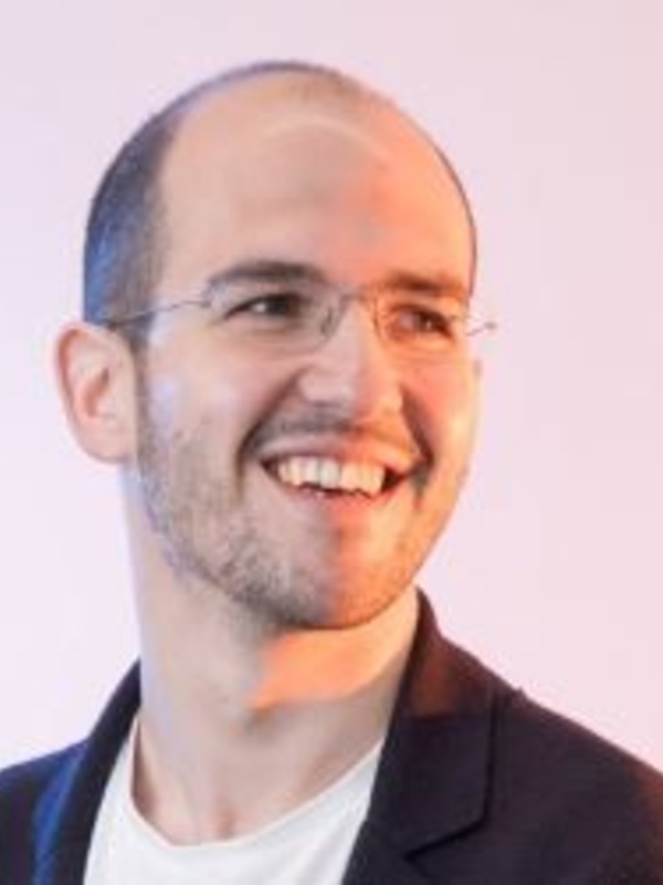 Dr Alex Cagan 