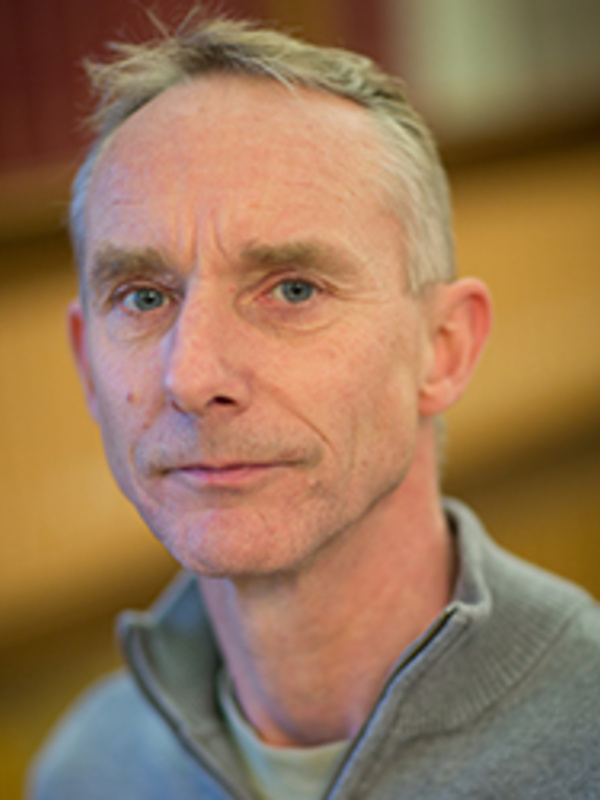 Dr Gavin Kelsey