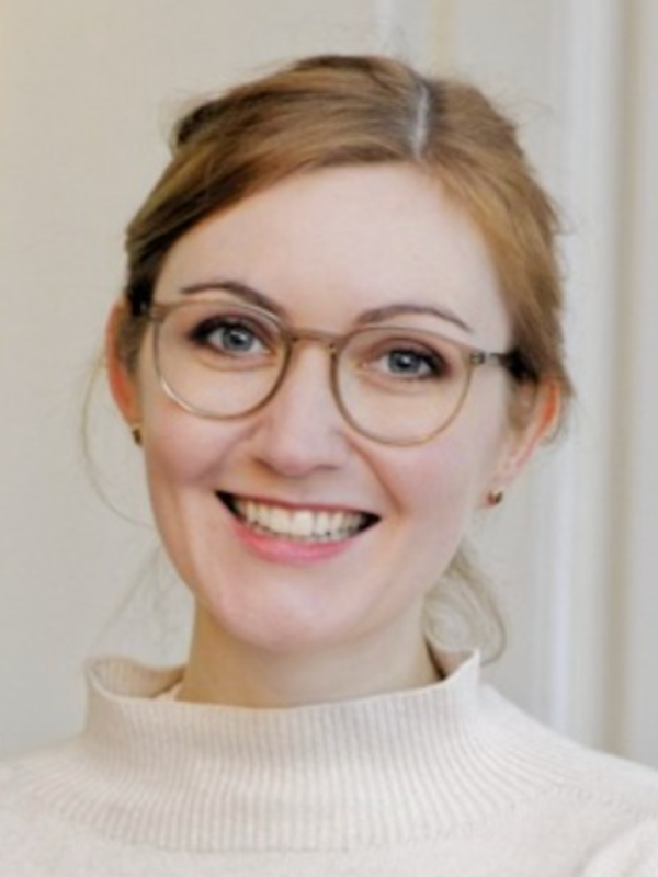 Dr Yvonne Frankfurth